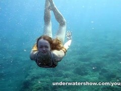 Nastya swimming nude in the sea Thumb